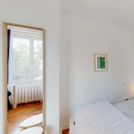 Rent this studio apartment on 21 Rue des Bois in 77300 Fontainebleau, France