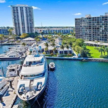 Image 1 - 146 Lakeshore Drive, North Palm Beach, FL 33408, USA - Condo for sale