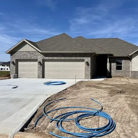 Buy this 4 bed house on West Arbor Glenn Drive in Nixa, MO 65714