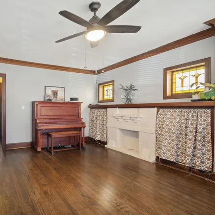 Image 2 - Beat 2523, 4105 West Oakdale Avenue, Chicago, IL 60641, USA - House for sale