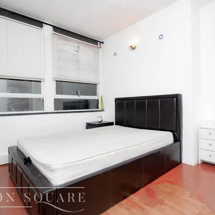 Rent this 1 bed room on London College of Massage in 95 Gray's Inn Road, London