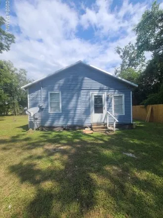 Rent this 3 bed house on 1032 N Railroad Ave Lot 3 in Opelousas, Louisiana