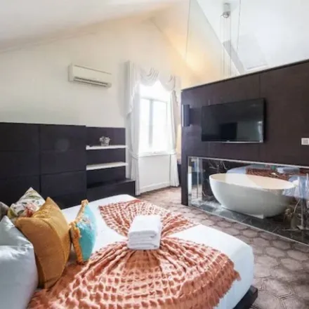 Image 5 - East Melbourne VIC 3002, Australia - Apartment for rent