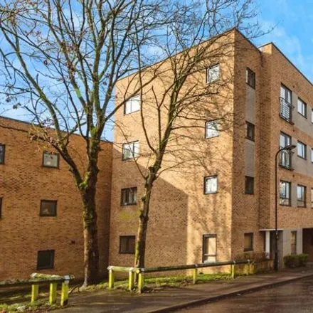 Buy this 1 bed apartment on 316 Hinkler Road in Southampton, SO19 6JB