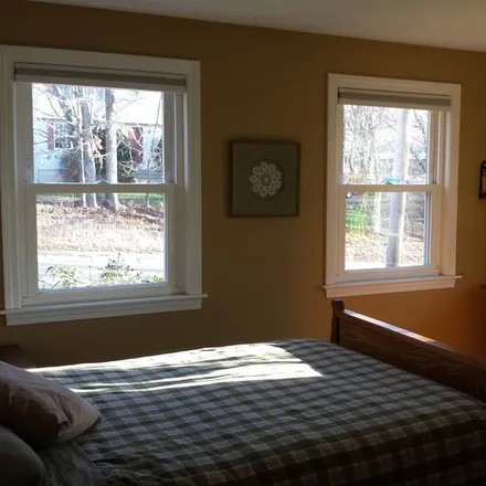 Rent this 3 bed house on Dover in NH, 03820