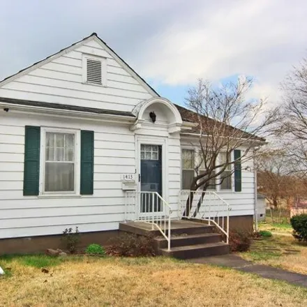 Buy this 2 bed house on 404 South Louisiana Avenue in Cape Girardeau, MO 63703