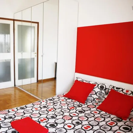 Rent this 5 bed room on Trattoria Da Lucia in Via Luisa Battistotti Sassi 14, 20133 Milan MI