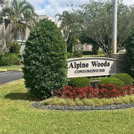 Buy this 3 bed condo on 4101 Southwest 85th Avenue in Pine Island, FL 33328