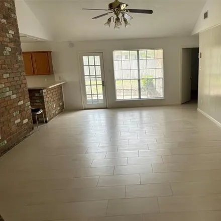Image 3 - 7089 Woodfern Drive, Houston, TX 77040, USA - House for rent