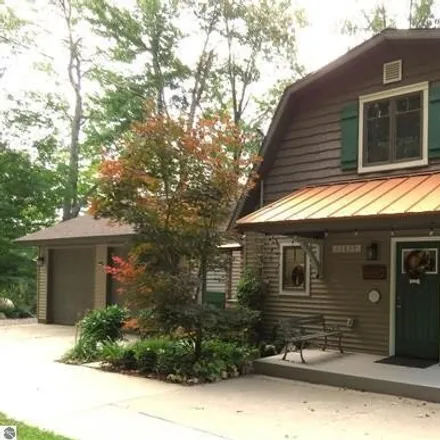 Buy this 3 bed house on 12744 Wells Lake Drive in Rose Lake Township, MI 49655