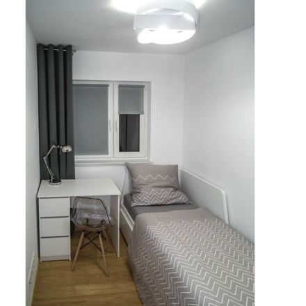 Rent this 3 bed room on Ogrodowa 52/54 in 00-876 Warsaw, Poland