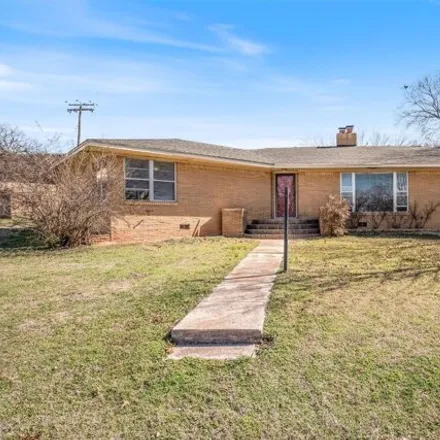 Buy this 3 bed house on 620 South Blaine Avenue in Chandler, OK 74834