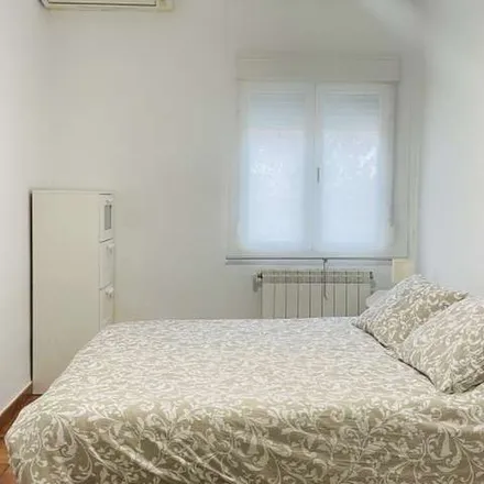 Rent this 2 bed apartment on Vía Lusitana in 28025 Madrid, Spain