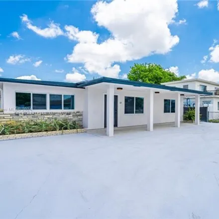 Buy this 4 bed house on 1021 East 6th Avenue in Hialeah Trailer Park, Hialeah