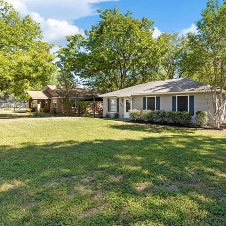 Image 5 - 527 West Heard Street, Cleburne, TX 76033, USA - House for rent