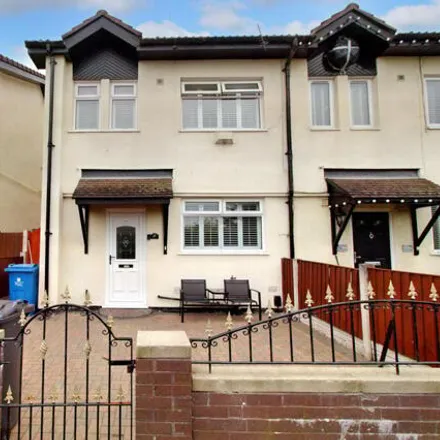 Buy this 3 bed duplex on Roseheath Drive in Knowsley, L26 9WA