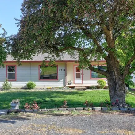 Buy this 3 bed house on 2257 East 16th Street in The Dalles, OR 97058