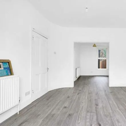 Image 4 - North Family Stand, Windsor Road, London, E10 5LP, United Kingdom - House for sale