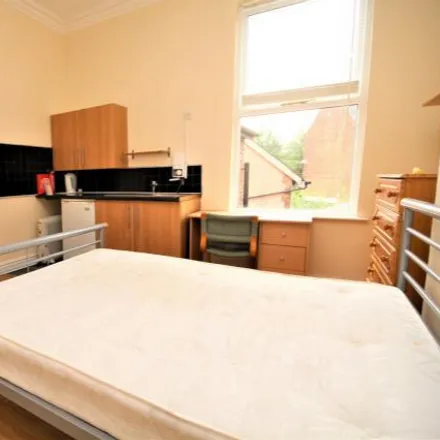 Image 6 - North Cliff Street, Preston, PR1 8JA, United Kingdom - Room for rent