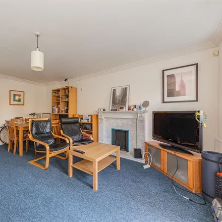 Rent this 4 bed townhouse on Rewley Road (LMS) Swing Bridge in Rewley Road, Oxford