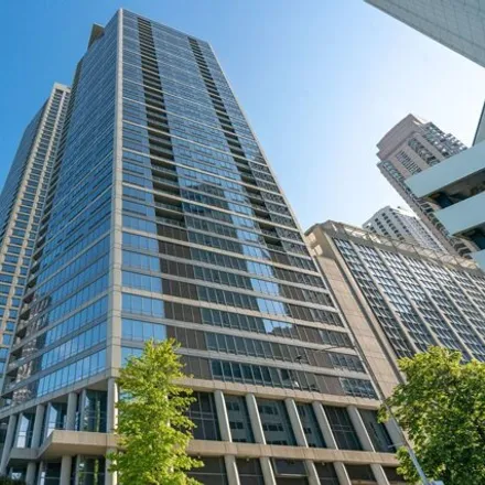 Buy this 3 bed condo on 600 Lake Shore Drive in 600 North Lake Shore Drive, Chicago