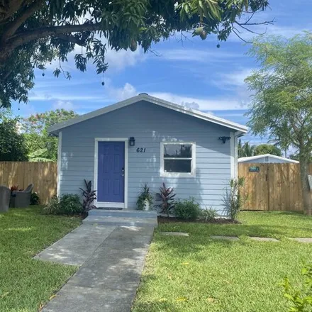 Rent this 2 bed house on 663 Southeast 3rd Avenue in Delray Beach, FL 33483