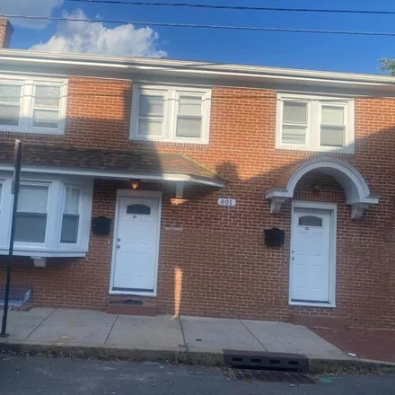 Rent this 3 bed house on 101 Mechanics Street in Burlington, NJ 08016