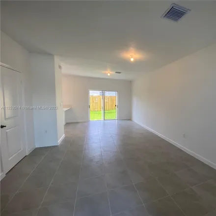Image 2 - 1932 Southeast 11th Street, Homestead, FL 33035, USA - Townhouse for rent