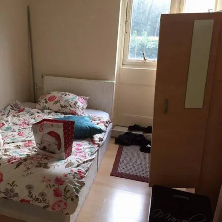 Rent this 5 bed room on Keith House in 47 Carlton Vale, London