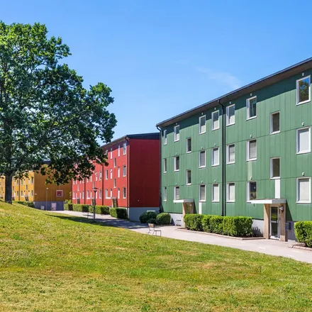 Rent this 3 bed apartment on Karlslättsvägen in 523 35 Ulricehamn, Sweden