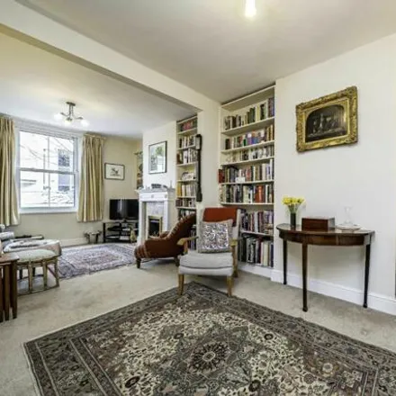 Image 2 - 44 St George's Road, London, TW9 2LE, United Kingdom - House for sale