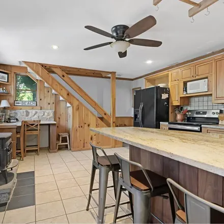 Rent this 2 bed house on Town of East Hampton in NY, 11954