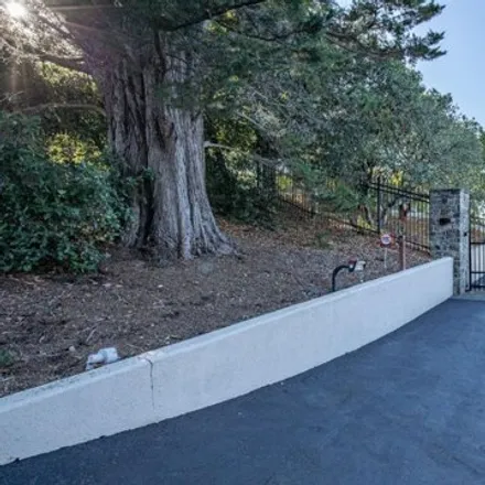 Rent this 6 bed house on 180 Taylor Road in Tiburon, CA 94920