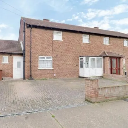 Buy this 3 bed duplex on Clockhouse Lane in South Ockendon, RM16 5UN
