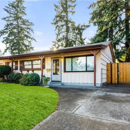 Buy this 4 bed house on 7519 Southeast 70th Avenue in Portland, OR 97206