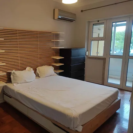 Rent this 4 bed room on Pontinha in Avenida de São Pedro, Odivelas