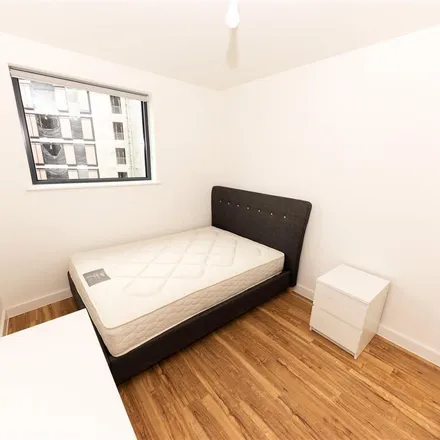 Image 8 - Pomona Strand, Gorse Hill, M16 0YD, United Kingdom - Apartment for rent