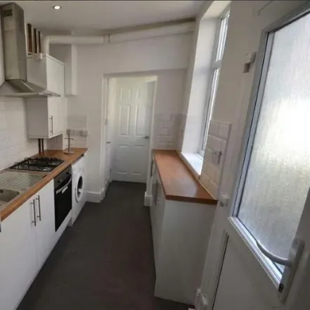 Rent this 3 bed townhouse on Windermere Street in Leicester, LE2 7FU