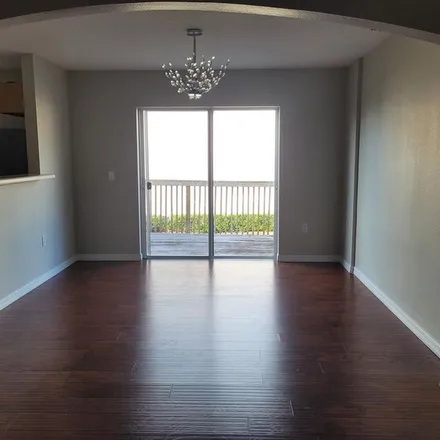 Rent this 3 bed apartment on 4004 Dover Terrace Drive in Lakeland, FL 33810