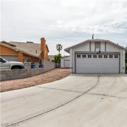 Image 2 - 4499 Mossy Rock Court, Las Vegas, NV 89108, USA - House for sale