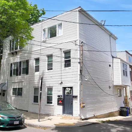 Image 1 - #1, 238 Everett Street, Jeffries Point, Boston - Apartment for sale
