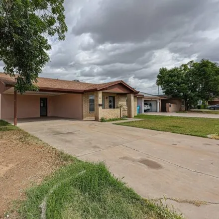 Buy this 3 bed house on 4102 West Wagon Wheel Drive in Phoenix, AZ 85051