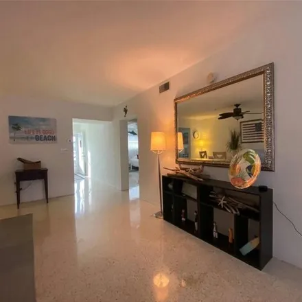Image 5 - 6161 2nd Street East, Saint Pete Beach, Pinellas County, FL 33706, USA - Condo for rent