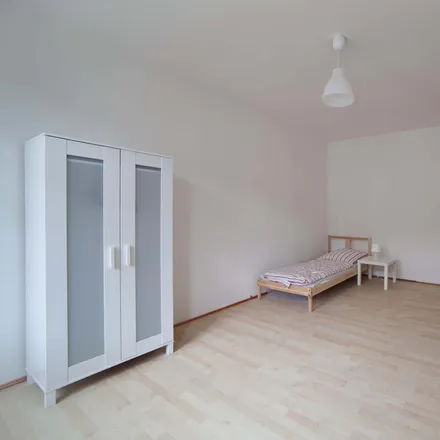 Image 2 - Salon N, Elisabethstraße 4, 80796 Munich, Germany - Room for rent