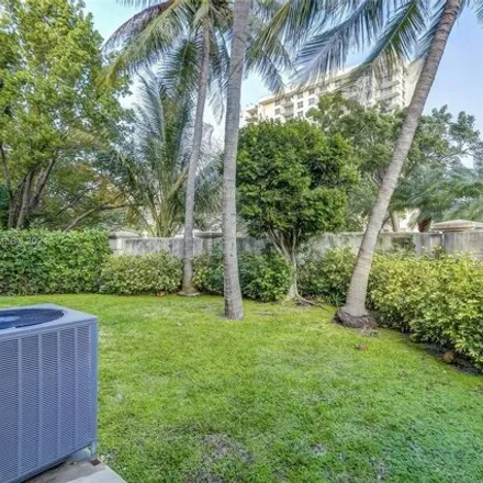 Image 4 - 2093 Oceanwalk Terrace, Lauderdale-by-the-Sea, Broward County, FL 33062, USA - Townhouse for sale