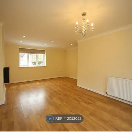 Rent this 3 bed duplex on Gable House in 75 High Street, Broadway