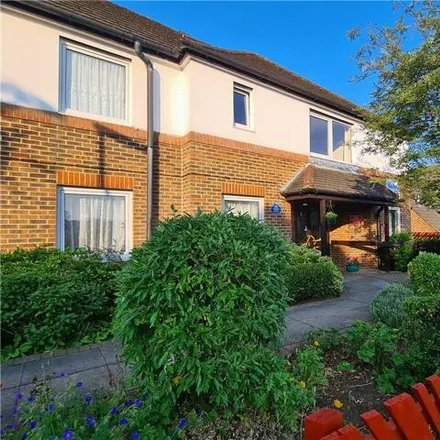 Buy this 2 bed apartment on Valley Court in Tandridge, CR3 6NR