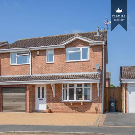 Buy this 4 bed house on Redmires Drive in Maple Drive, Derby