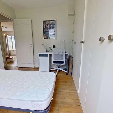 Rent this 3 bed apartment on 46 Rue de Bretagne in 75003 Paris, France