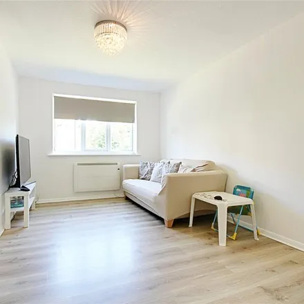 Image 2 - Waddington Close, London, EN1 1NB, United Kingdom - Apartment for rent